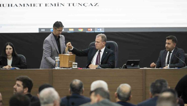 Seçer: “Bizim bütün benliğimiz Mersin’e hizmetle dolu”