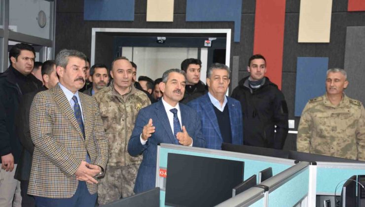 Şırnak Valisi Birol Ekici, güvenlik güçlerinin yeni yılını kutladı