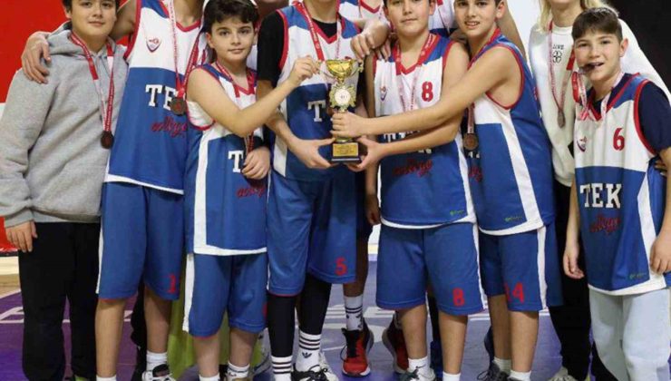 TEK Koleji Yıldız Erkekler Basketbol takımı il üçüncüsü oldu