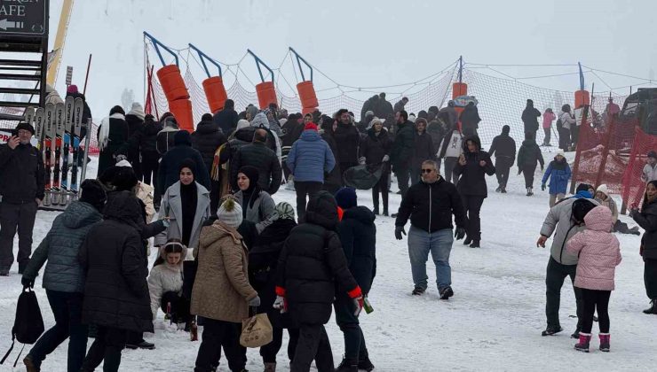 Uludağ’ın zirvesine turist akını