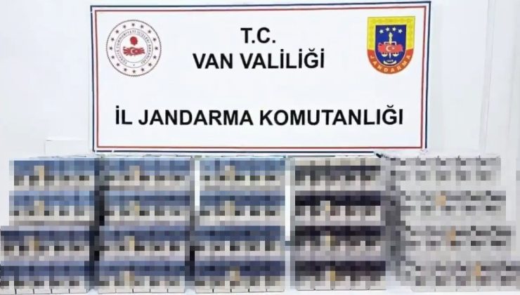 Van’da kayısı çuvalların içerisinde bin 490 paket kaçak sigara ele geçirildi