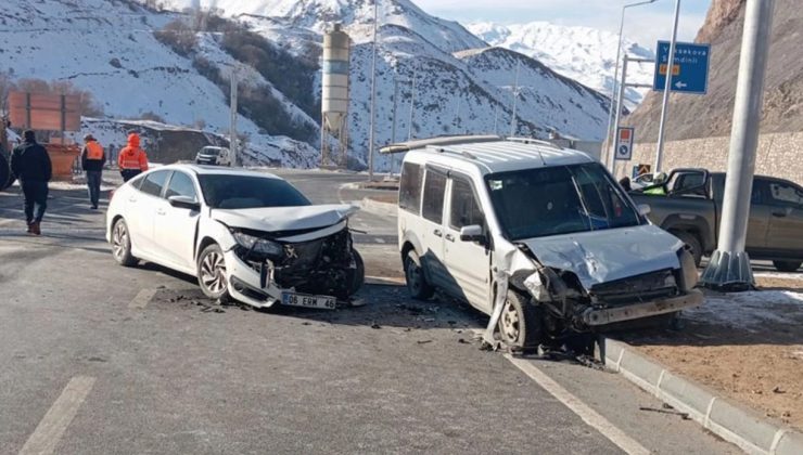 Yüksekova’da trafik kazası: 2 yaralı